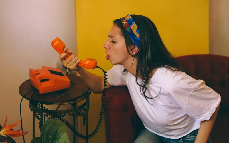 The Sunday Night Phone Call That Made Everyone Stop and Listen: When Distance Actually Mattered